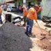 Homens da Emurb em reparos de ruas na Capital