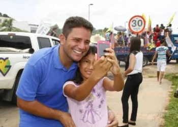 Senador eleito Gladson Cameli sofre grave acidente na BR-364