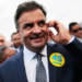 Após derrota, Aécio Neves liga e deseja sucesso para a presidente reeleita