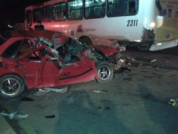 Acidente na BR-364 deixa uma pessoa morta e três gravemente feridas 4 Acidente na BR-364 deixa uma pessoa morta e três gravemente feridas