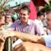 Após diálogo com comerciantes e produtores, Tião Viana caminhou com a comunidade