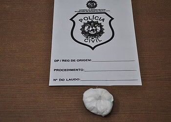 Agentes do IAPEN apreendem droga no presídio