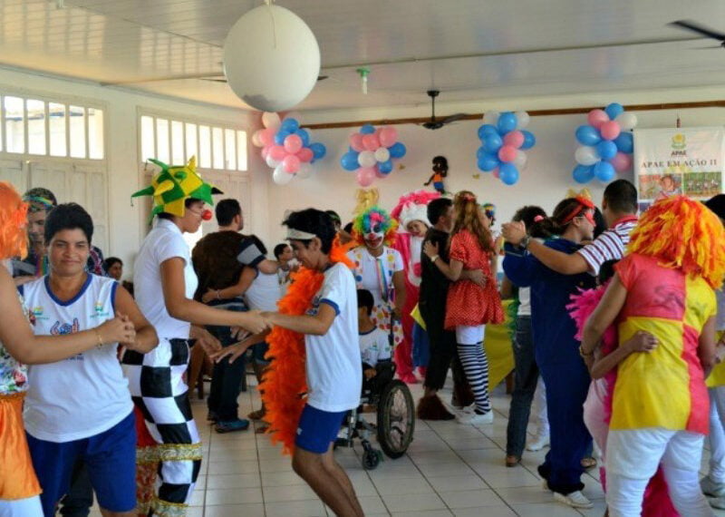 Garotada da instituição se diverte em festa dedicada ao Dia das Crianças, no Vale do Juurá