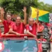 Onda vermelha toma conta de Rio Branco em carreata com Tião Viana