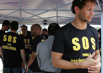 Agentes se sentem desprestigiados e param na terça