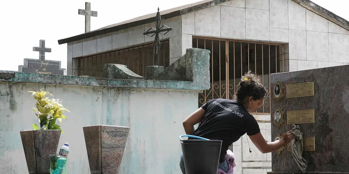 Cemitérios se preparam para Dia dos Finados