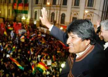 Justiça da Bolívia limita reeleição e Evo Morales fica impedido de se candidatar em 2025