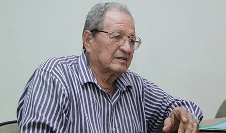 Internado no PS, artista plástico Jorge Rivasplata precisa de doação de sangue para fazer cirurgia