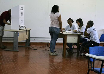 Voluntários são chamados para mais uma rodada eleitoral, no próximo domingo