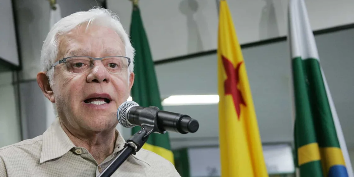 Moreira Franco veio ao Acre para assinar ordem de serviços na pista da Capital