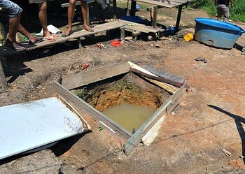 Garota foi encontrada sem vida neste poço, em Cruzeiro