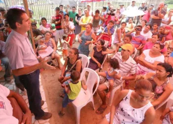 Prefeito Marcus Alexandre se reuniu com a comunidade local, ontem de manhã