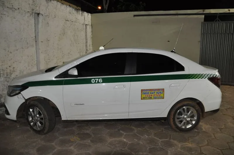 Assaltantes levaram o carro e cerca de mil reais