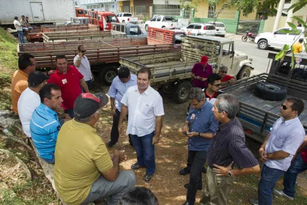 Tião Viana faz campanha em Cruzeiro do Sul reafirma compromisso de mil casas