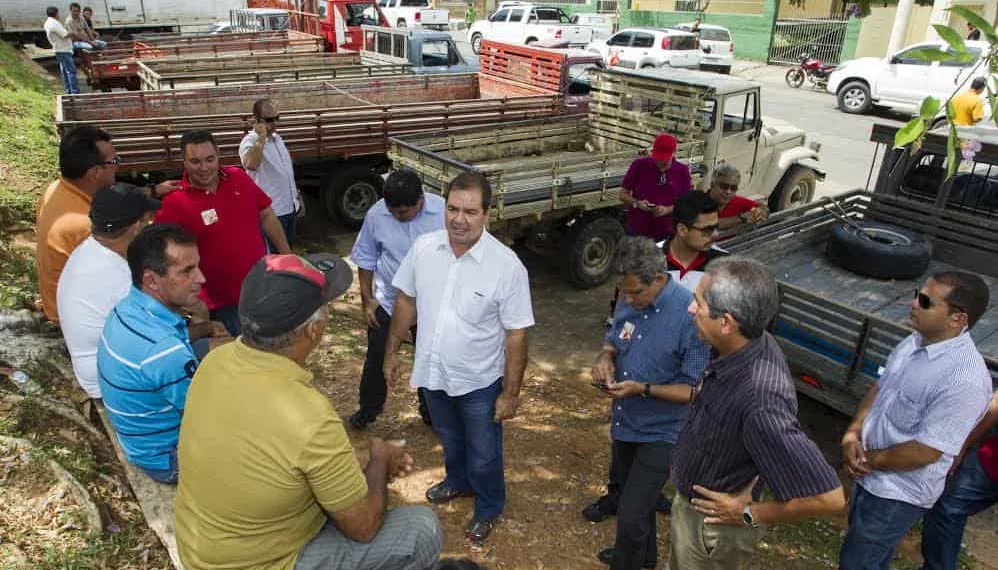 Tião Viana faz campanha em Cruzeiro do Sul reafirma compromisso de mil casas