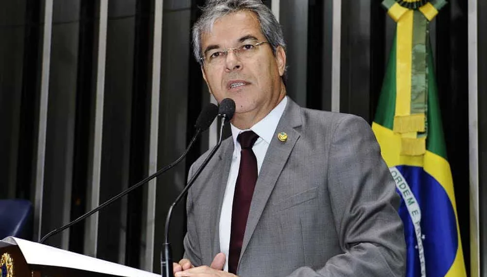 Jorge Viana destaca no Senado investimentos no aeroporto de Rio Branco