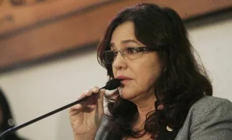 Deputada estadual destaca importância da campanha de prevenção a câncer de mama