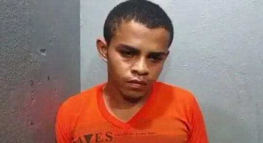 Jovem que morava no Acre mata à facadas a própria mãe em Porto Velho