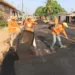 Em parceria com o Governo, Emurb asfalta ruas e faz drenagem na periferia
