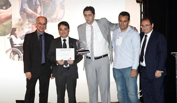 Procurador Oswaldo Lima com idealizadores dos projetos