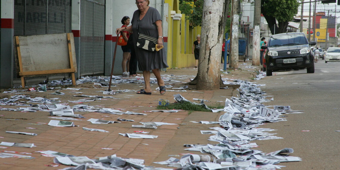 PT e PSDB foram multados em R$ 100 mil por lixo eleitoral