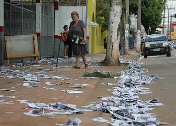 PT e PSDB foram multados em R$ 100 mil por lixo eleitoral