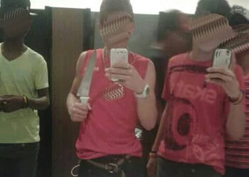 Jovens se exibem com faca em shopping de Rio Branco