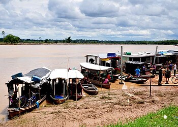 Rio Tarauacá continua vazando e famílias já começam a retornar para suas casas