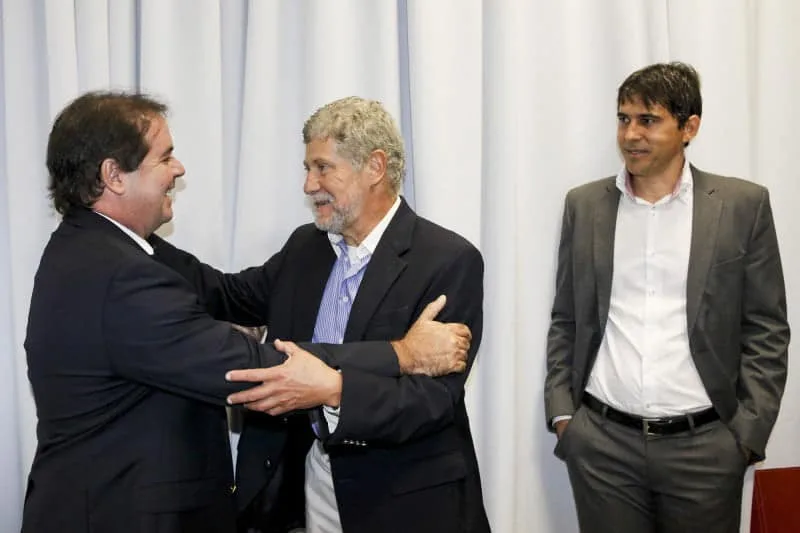 Governador Tião Viana ao lado de Guilherme Lacerda em reunião no Acre em 2012