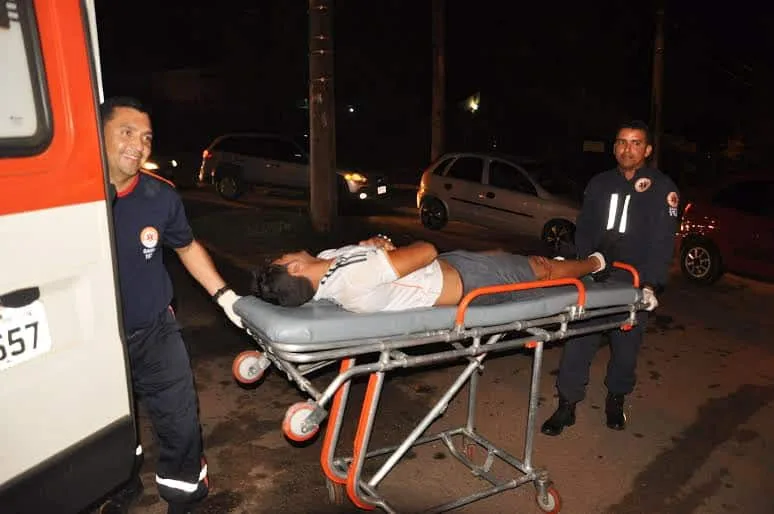 Motociclista levou a pior no acidente e teve de ser socorrido
