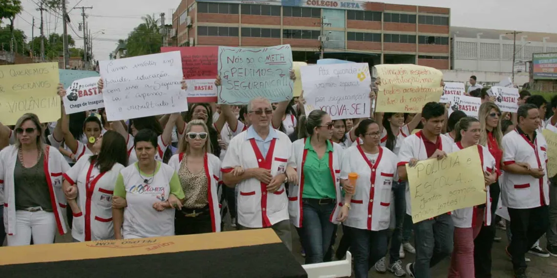 Professores alegam número assustador de assaltos no local