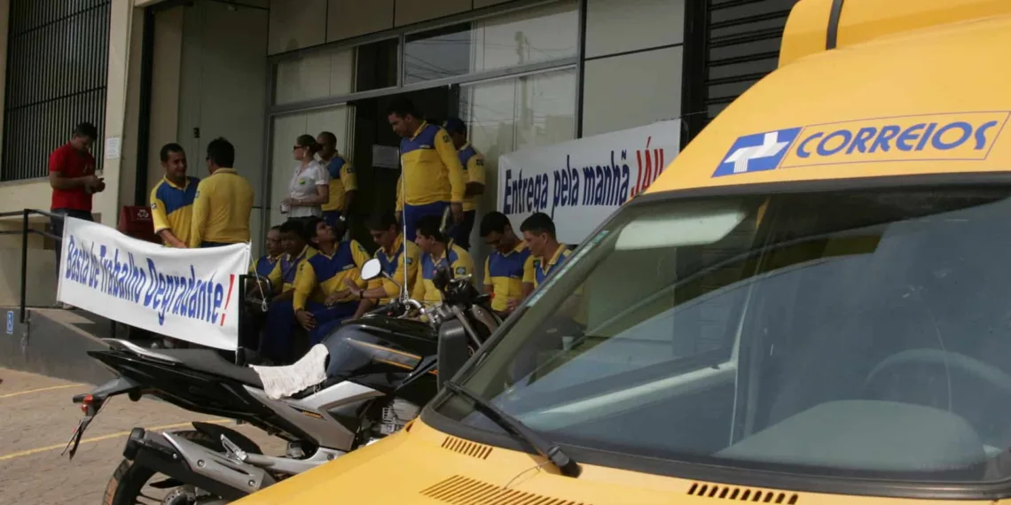 Trabalhadores dos Correios deflagram paralisação