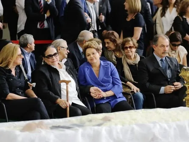 Presidente Dilma Rousseff compareceu ao velório