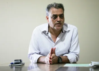 Conselho alerta sobre o risco da ‘retirada’ do farmacêutico das farmácias