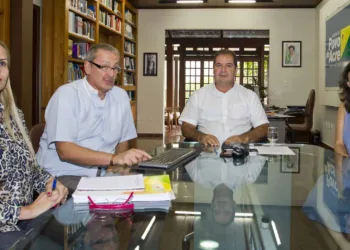 Governador recebeu visitantes italianos em seu gabinete