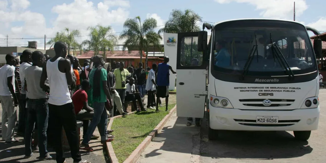 Acre deve enviar mais de mil imigrantes para SP e RS até julho do próximo ano