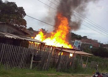 Incêndio destrói casa de servidora pública