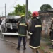 Bombeiros não conseguiram evitar perda total do veículo
