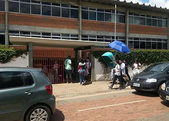 Crime aconteceu ontem em frente ao Colégio Meta