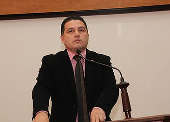 Éber Machado quer debater regularização da atividade