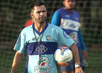 Técnico do Atlético/AC, o ex-volante Zé Marco pode estar de saída do futebol acreano