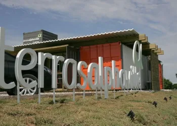 Empreendimento traz condomínio fechado com segurança