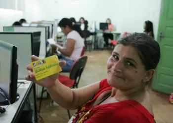 Quase 40% das famílias ainda precisam atualizar cadastro