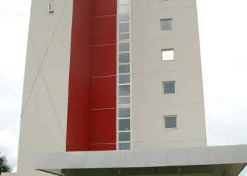 Hotel fica no Conjunto Tucumã, na Estrada Dias Martins