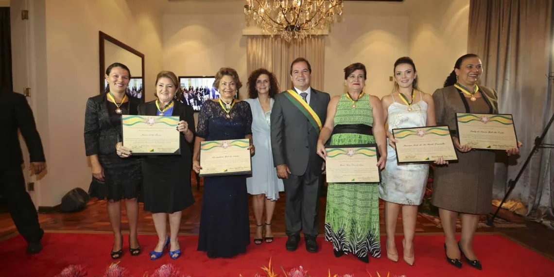 Governo homenageia personalidades com a Ordem da Estrela do Acre