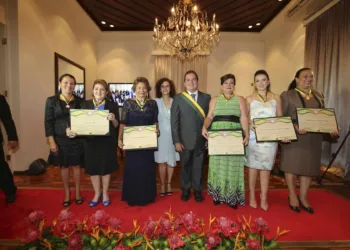 Governo homenageia personalidades com a Ordem da Estrela do Acre