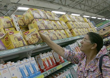 Consumidores se assustam com preços dos itens natalinos em Rio Branco