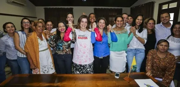 A governadora Nazaré Araújo “vestiu a camisa” da luta das mulheres do Acre