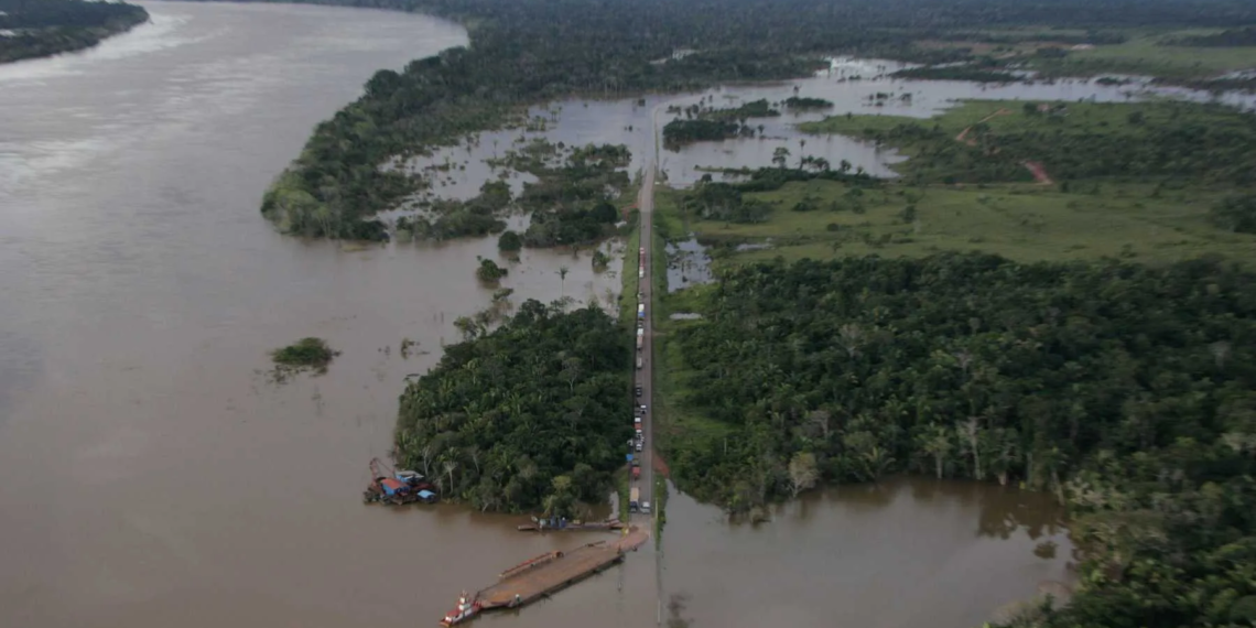Autoridades do Acre e de Rondônia trabalham para evitar o desabastecimento