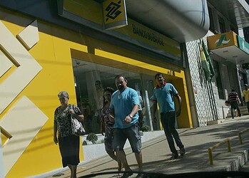 Bancos abrem em horário especial na véspera de Natal